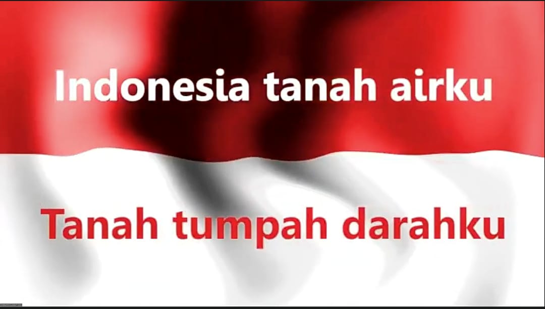 Jumat, 19 Mei 2023, Menyanyikan lagu Indonesia Raya dan Hymne Udinus